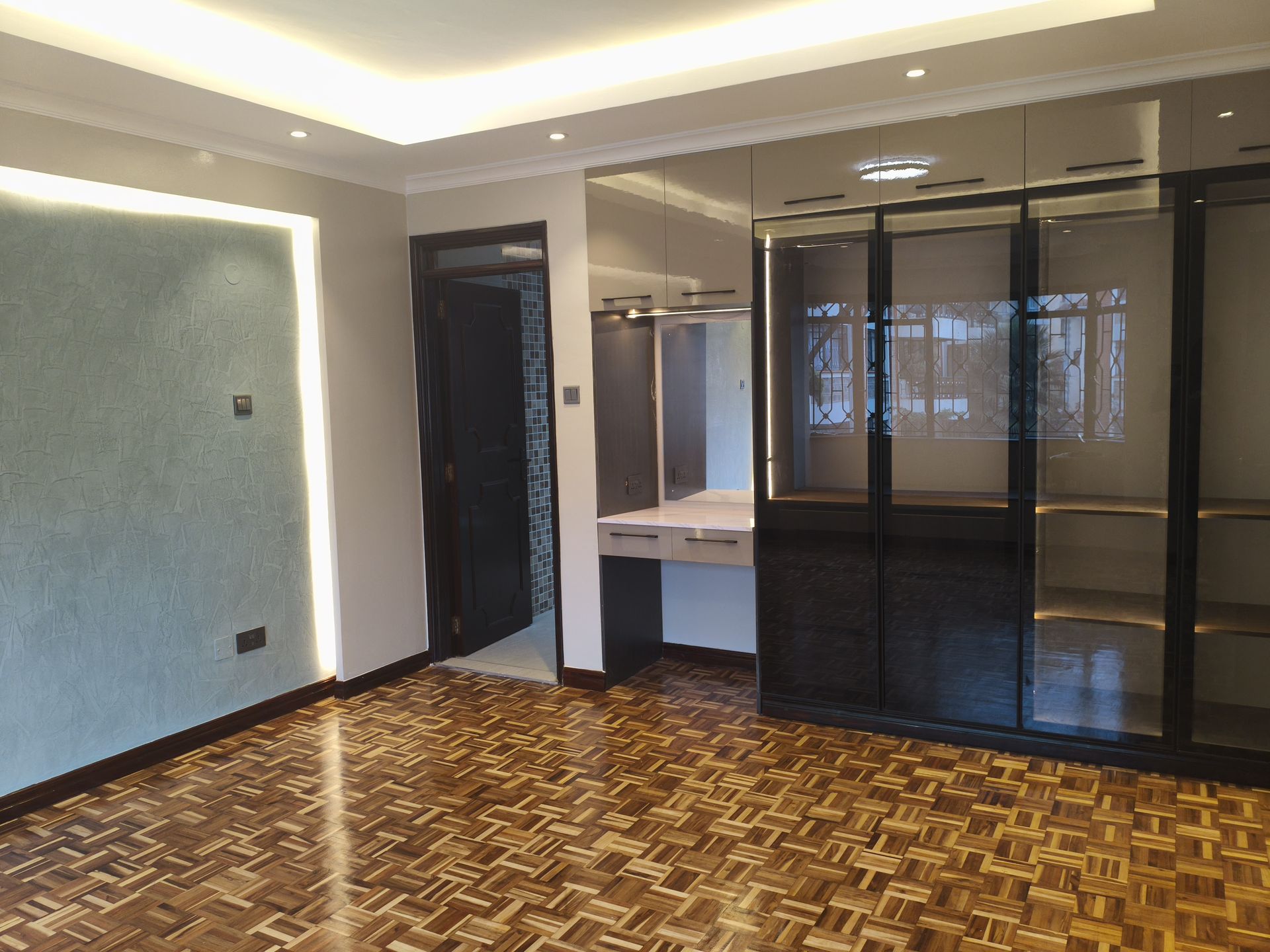 3 Bedroom Apartment — image 4