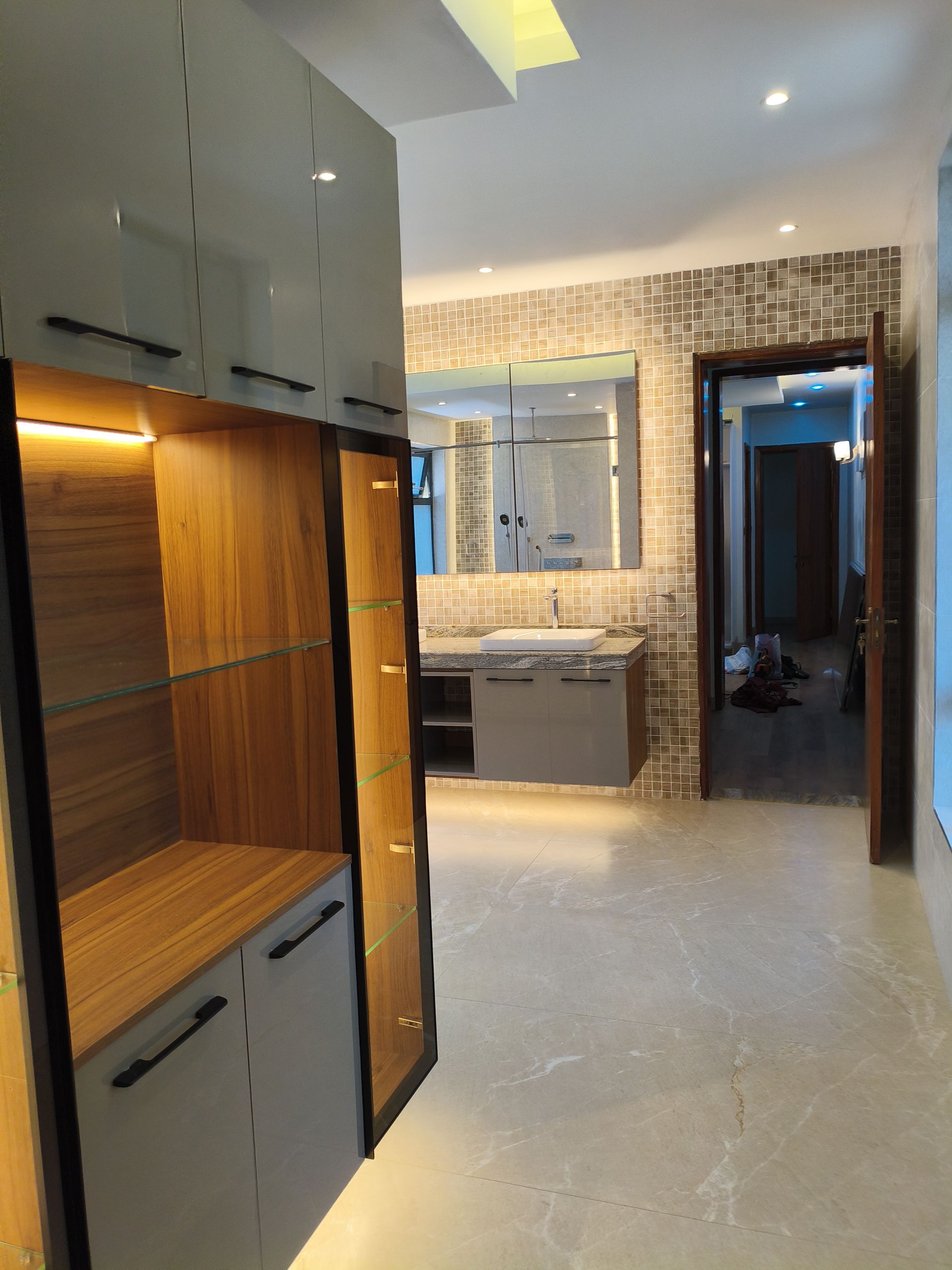 6 Bedroom Residential Home — Bathroom
