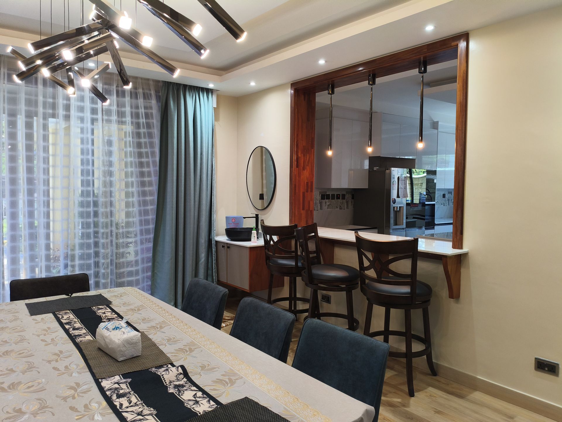 6 Bedroom Residential Home
