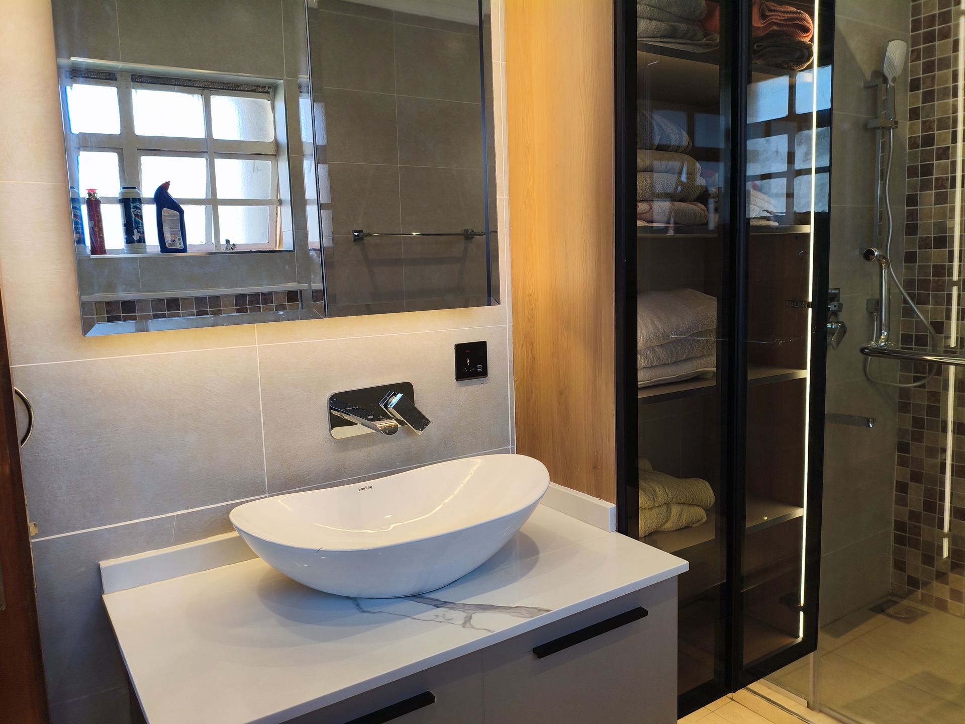 6 Bedroom Residential Home — Bathroom