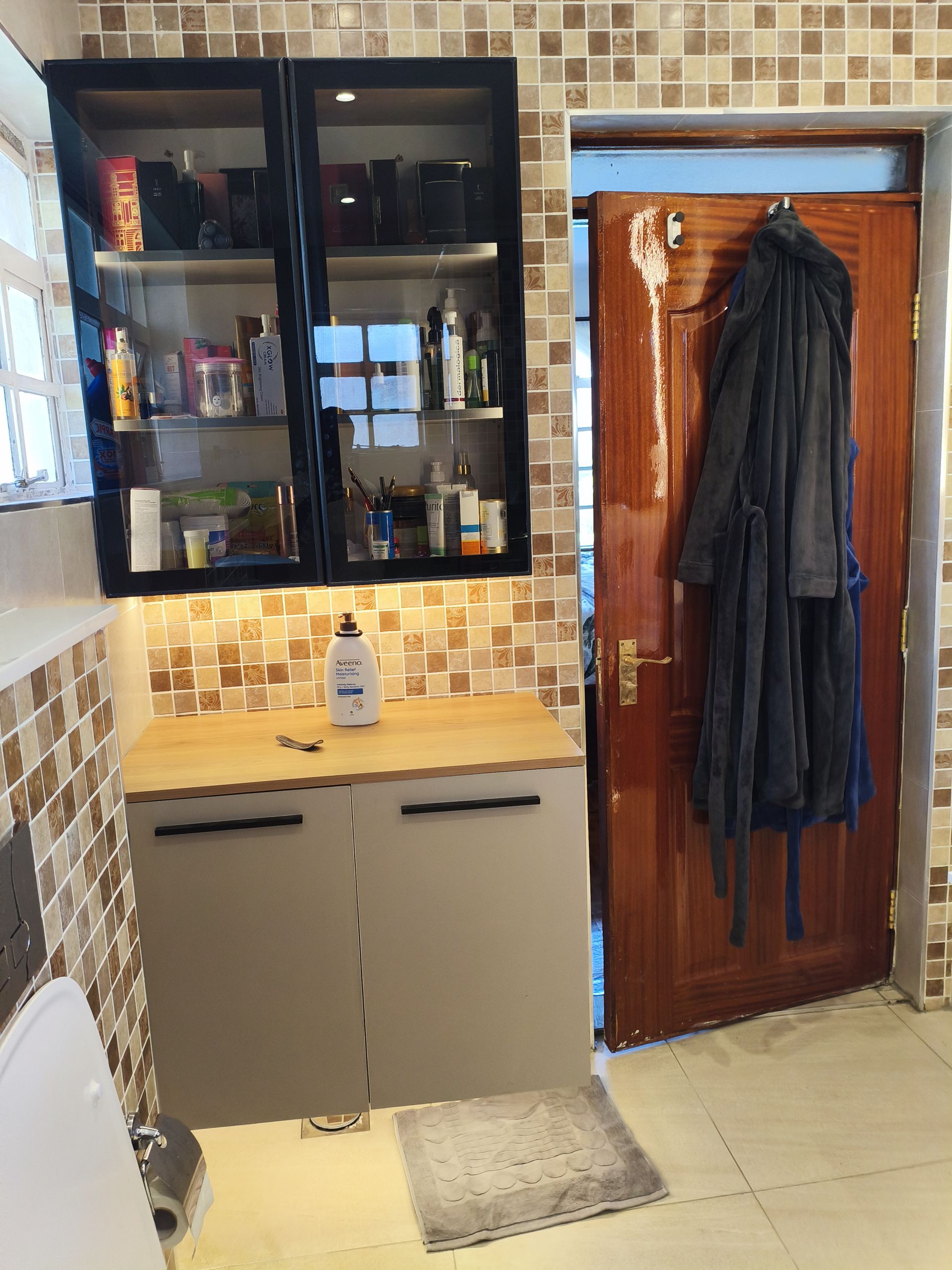 6 Bedroom Residential Home — Bathroom